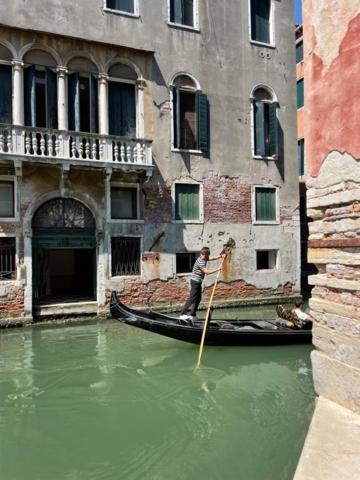 San Marco Apartment With Canal View Venesia Bagian luar foto