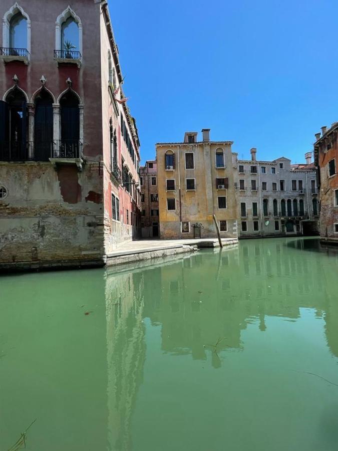 San Marco Apartment With Canal View Venesia Bagian luar foto